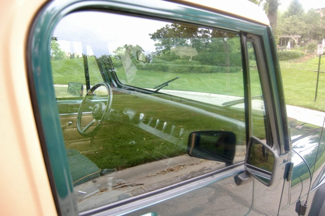 1993 Jeep YJ Wrangler - Image 30 of 31