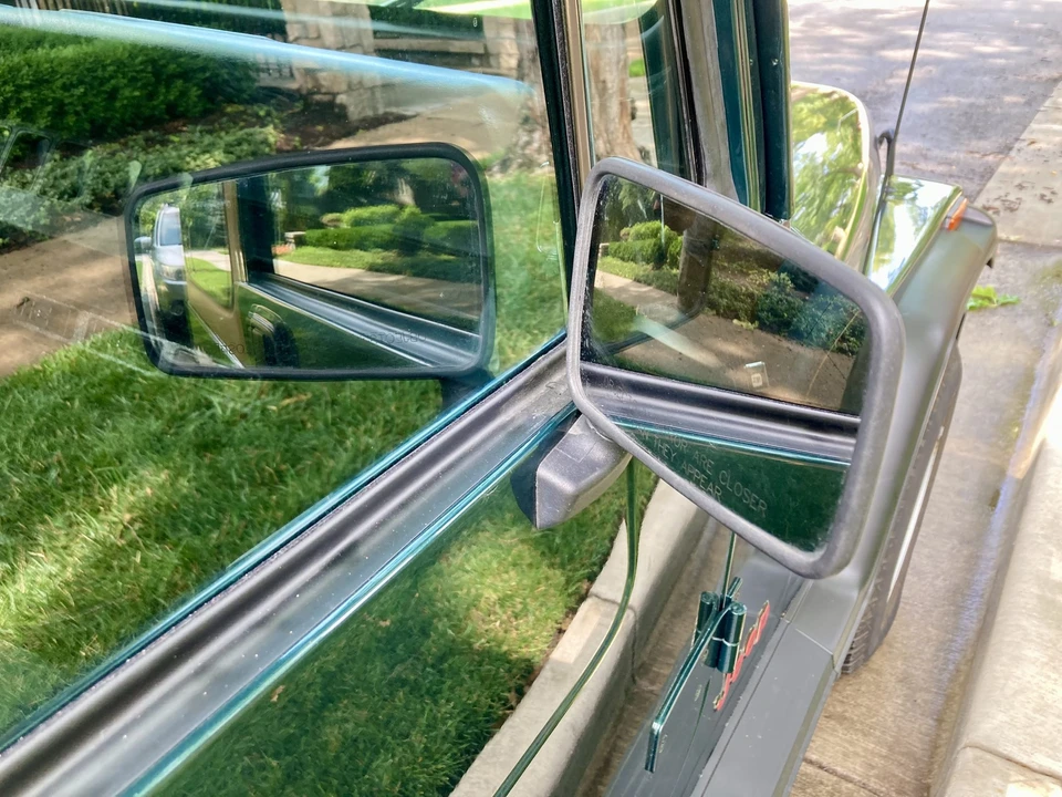 1993 Jeep YJ Wrangler - Image 24 of 31