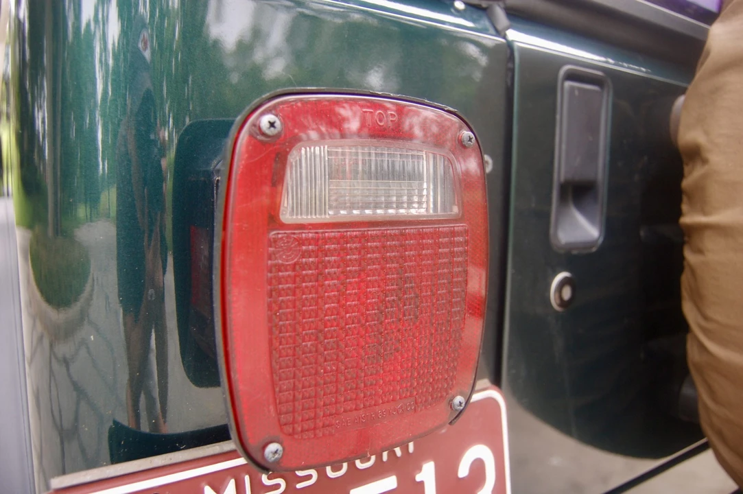 1993 Jeep YJ Wrangler - Image 17 of 31