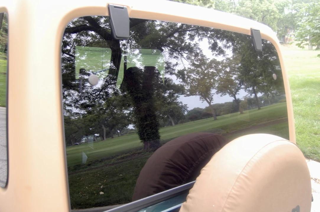 1993 Jeep YJ Wrangler - Image 28 of 31