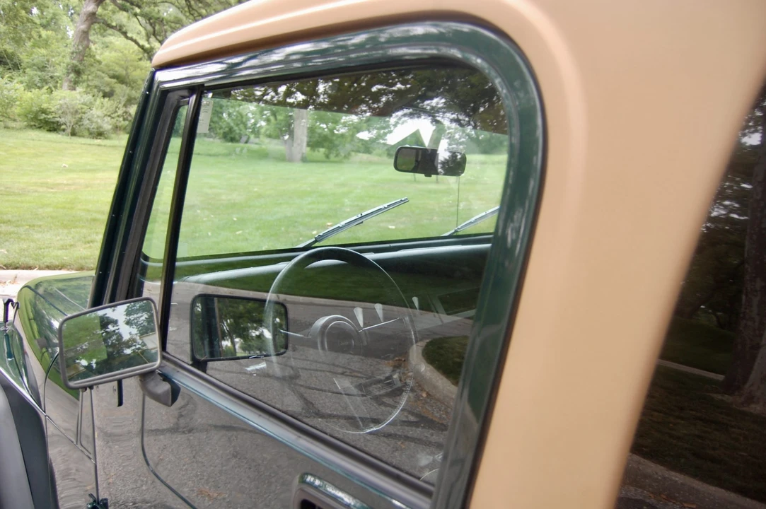 1993 Jeep YJ Wrangler - Image 29 of 31