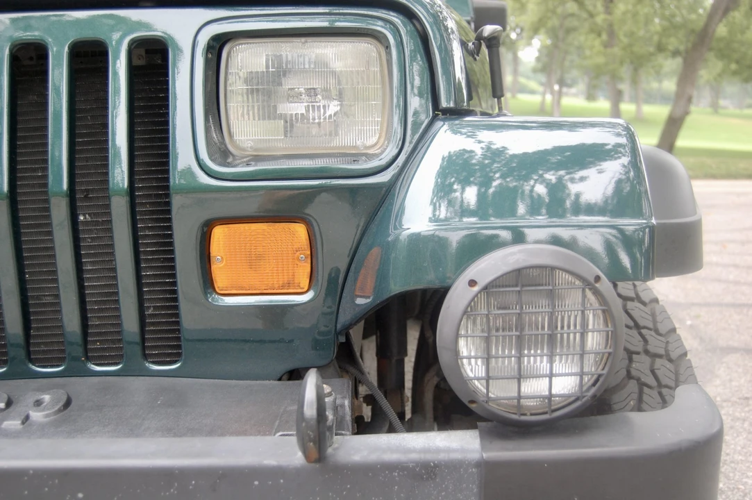 1993 Jeep YJ Wrangler - Image 13 of 31