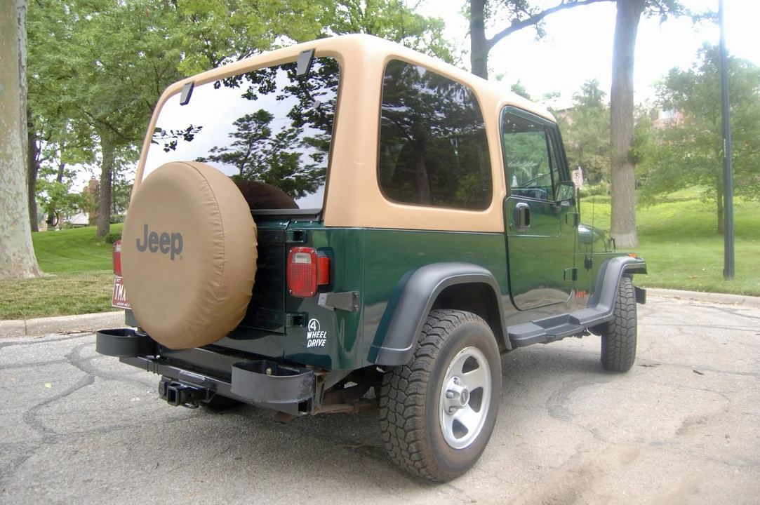 1993 Jeep YJ Wrangler - Image 6 of 31