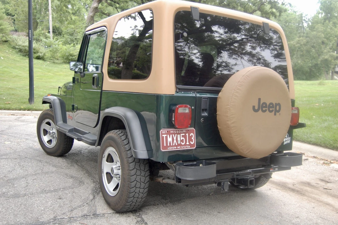 1993 Jeep YJ Wrangler - Image 8 of 31