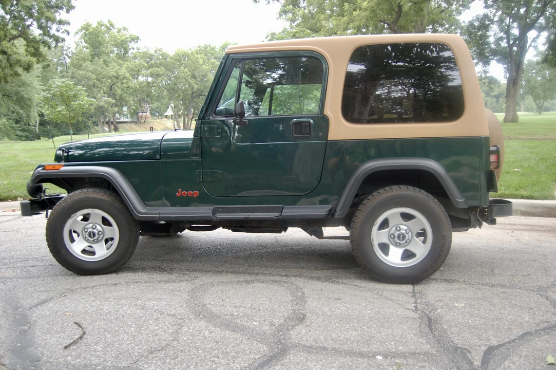 1993 Jeep YJ Wrangler - Image 9 of 31