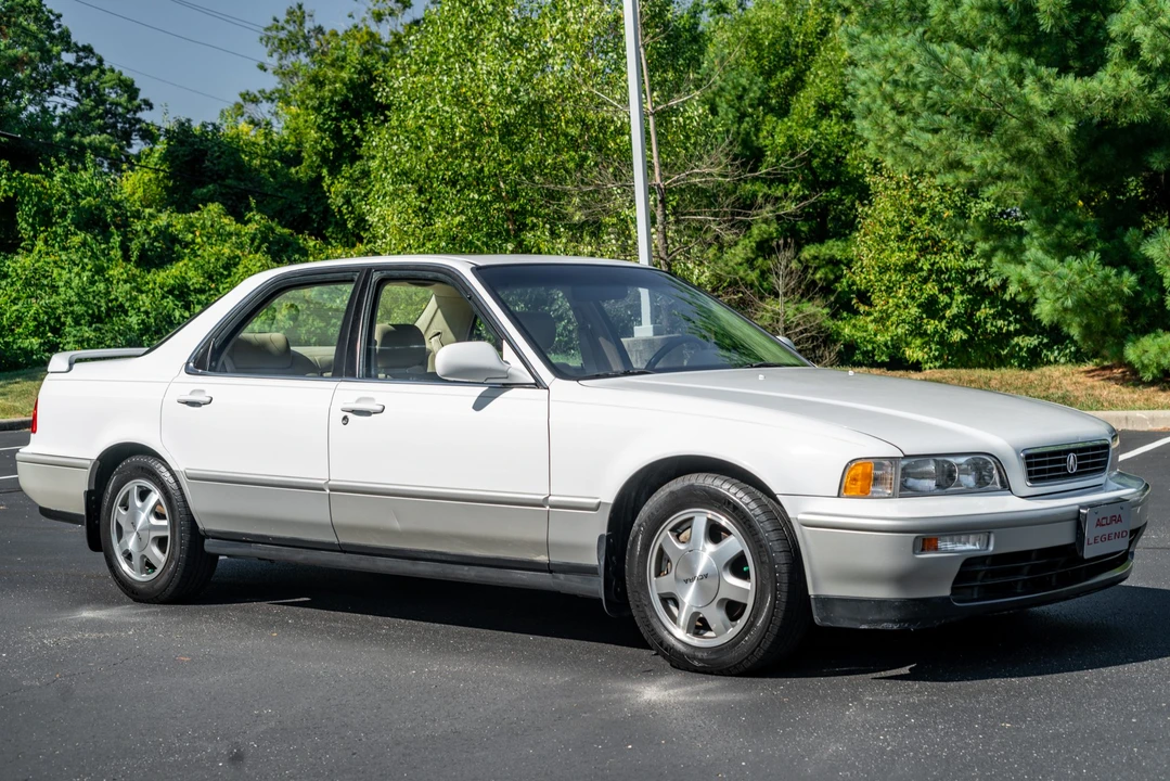 1995 Acura Legend 2nd Gen - Image 4 of 31