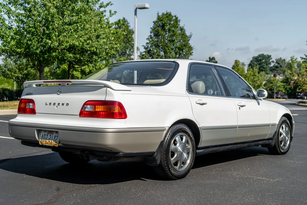 1995 Acura Legend 2nd Gen - Image 6 of 31