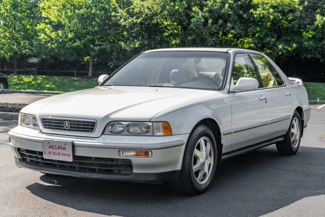 1995 Acura Legend 2nd Gen - Image 2 of 31