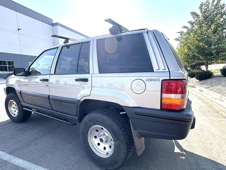 1995 Jeep ZJ Grand Wagoneer - Image 10 of 31