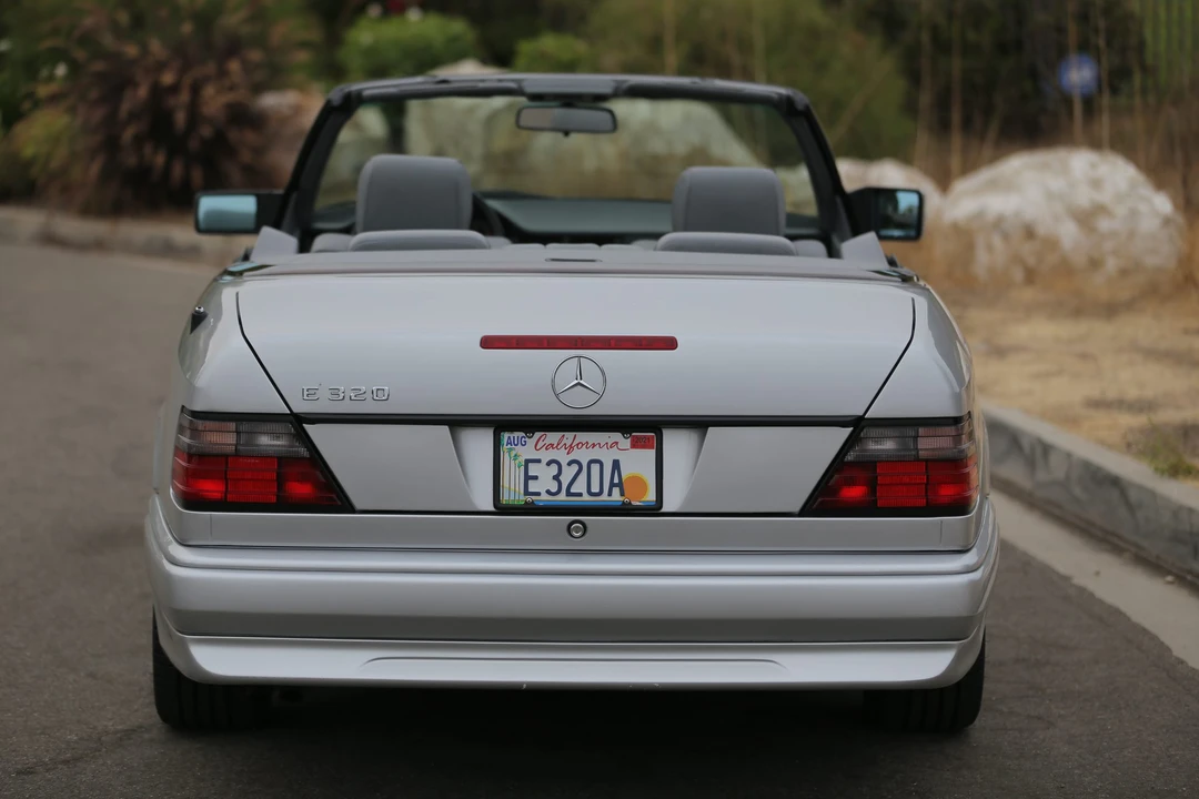 1995 Mercedes-Benz W124 E-Class - Image 8 of 31