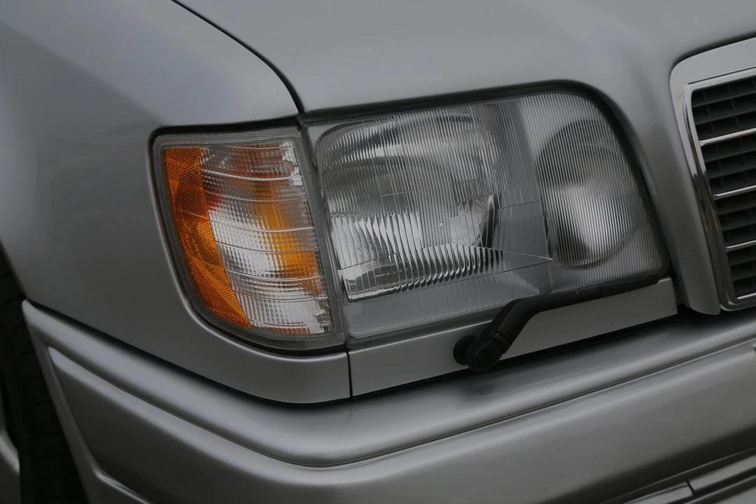 1995 Mercedes-Benz W124 E-Class - Image 17 of 31
