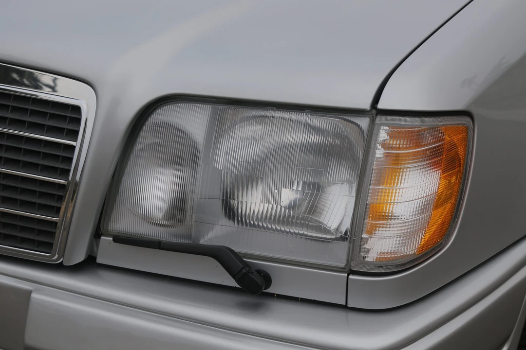 1995 Mercedes-Benz W124 E-Class - Image 16 of 31