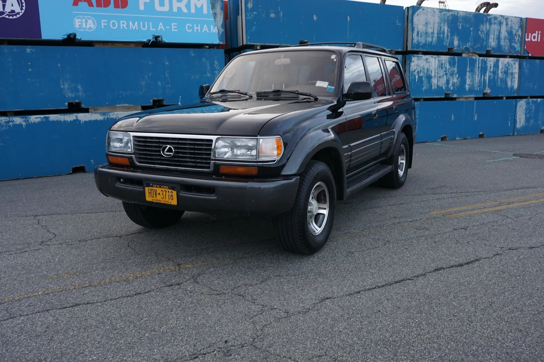 1996 Lexus LX 1st Gen - Image 5 of 31