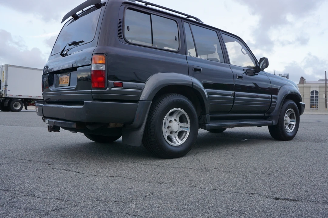 1996 Lexus LX 1st Gen - Image 17 of 31
