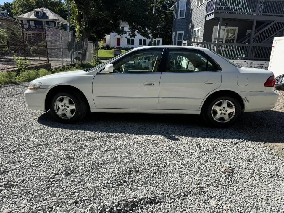 1998 Honda Accord 6th Gen - Image 3 of 31