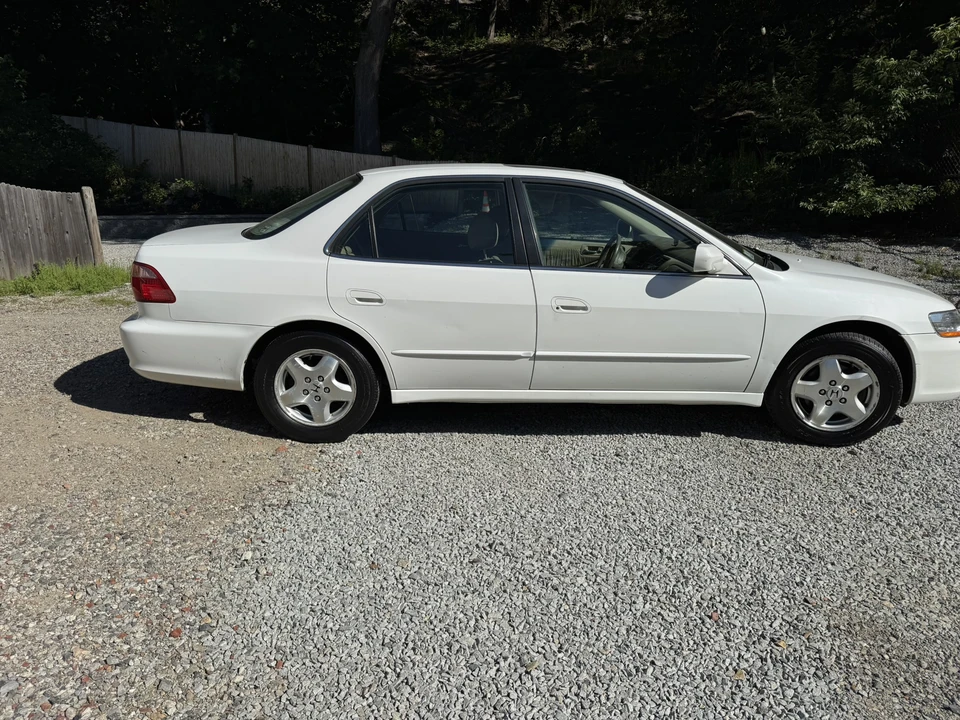 1998 Honda Accord 6th Gen - Image 7 of 31