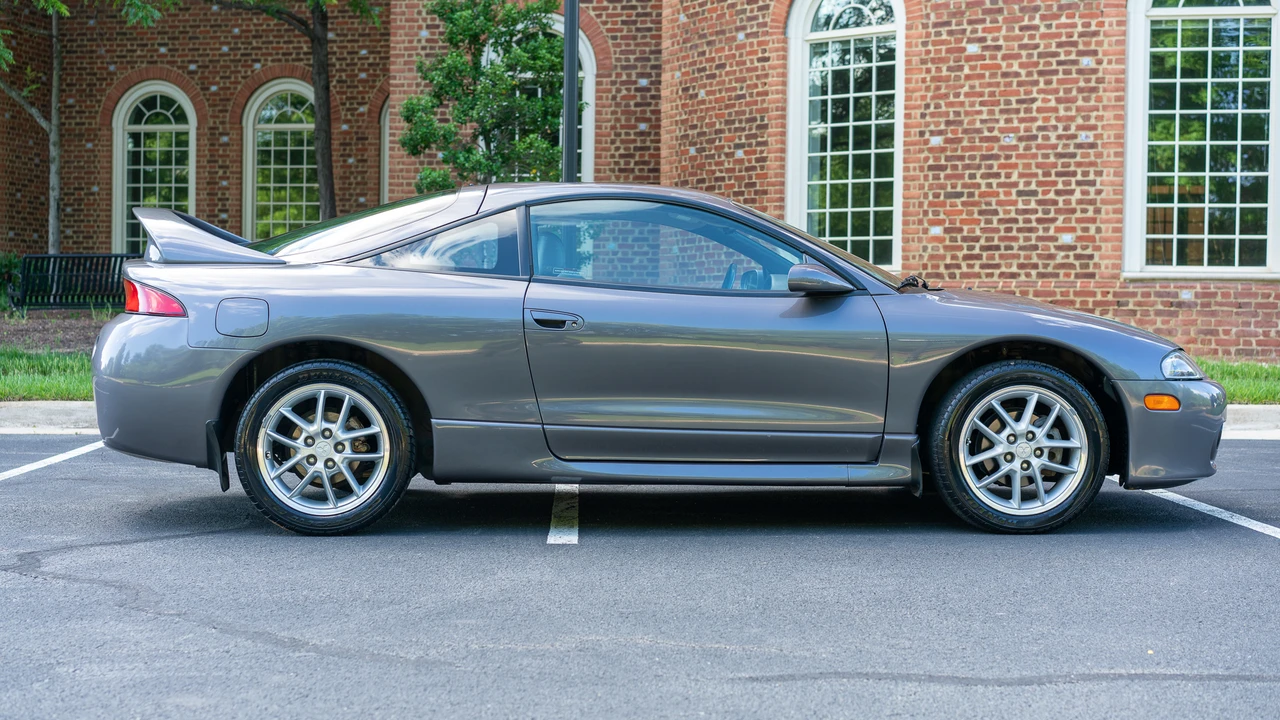 1998 Mitsubishi Eclipse 2nd Gen - Image 9 of 31