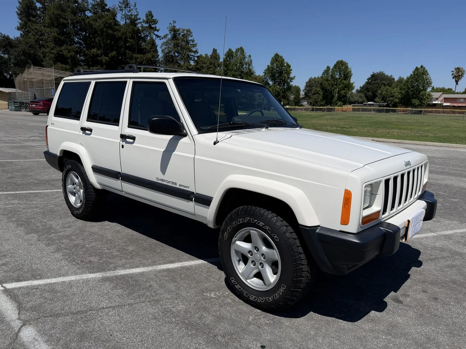 1999 Jeep XJ Cherokee - Image 2 of 31