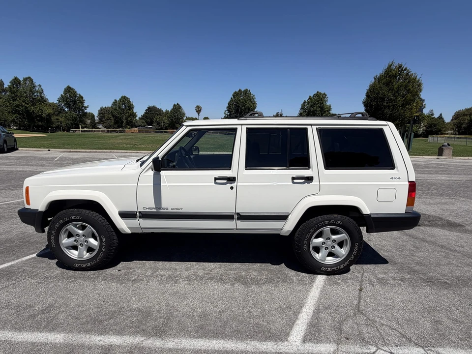 1999 Jeep XJ Cherokee - Image 8 of 31