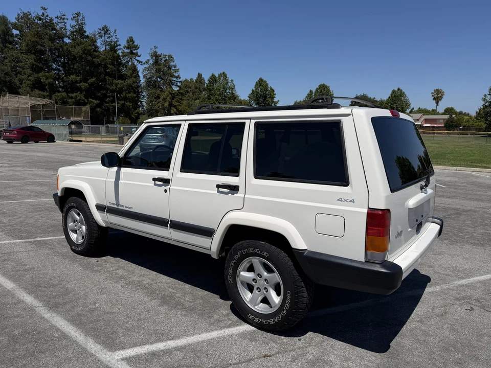 1999 Jeep XJ Cherokee - Image 10 of 31