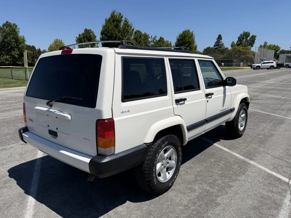 1999 Jeep XJ Cherokee - Image 15 of 31