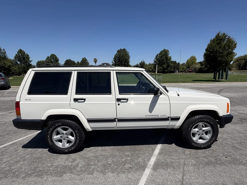 1999 Jeep XJ Cherokee - Image 18 of 31