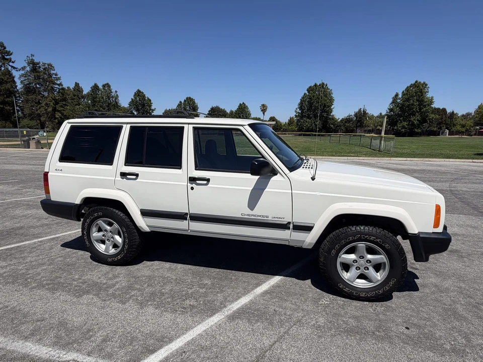 1999 Jeep XJ Cherokee - Image 19 of 31