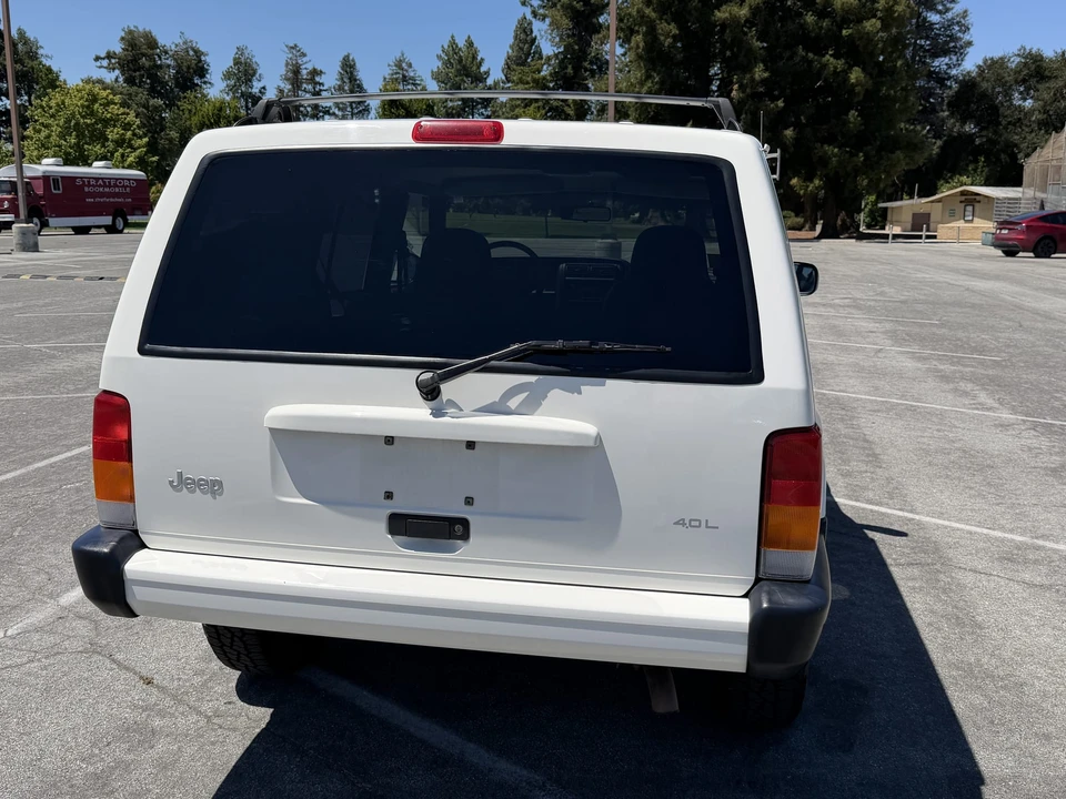 1999 Jeep XJ Cherokee - Image 13 of 31