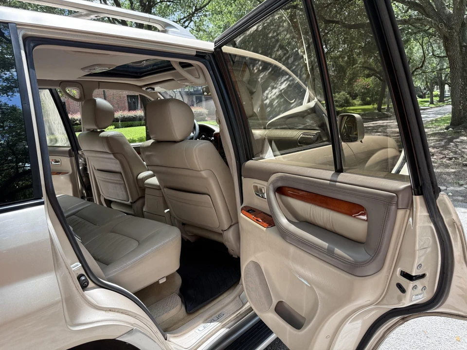 1999 Lexus LX 2nd Gen - Image 28 of 31