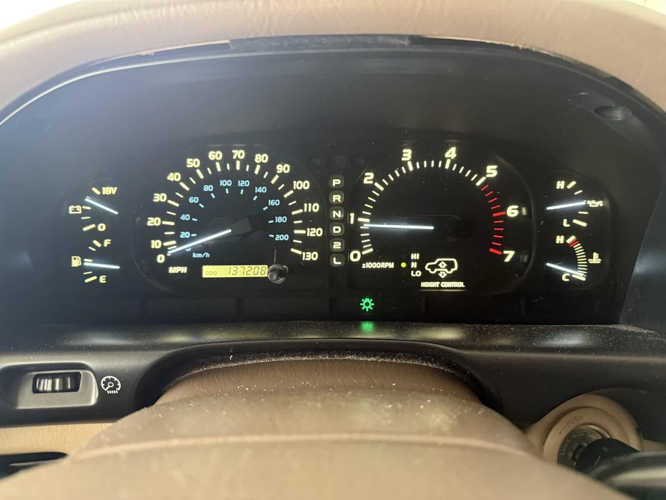 1999 Lexus LX 2nd Gen - Image 22 of 31