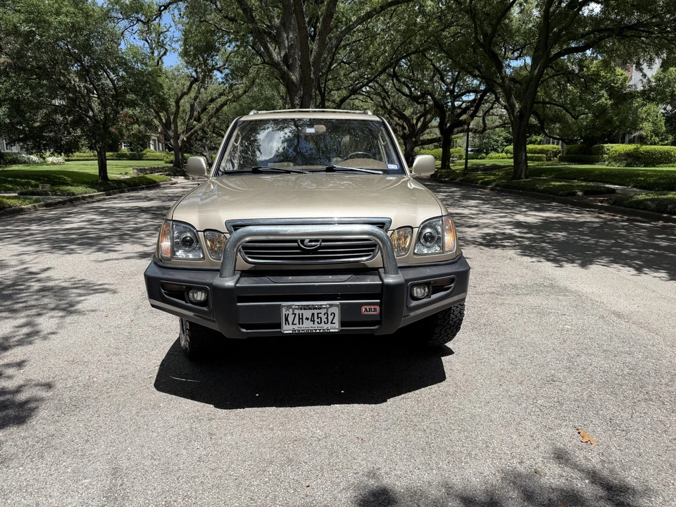 1999 Lexus LX 2nd Gen - Image 9 of 31