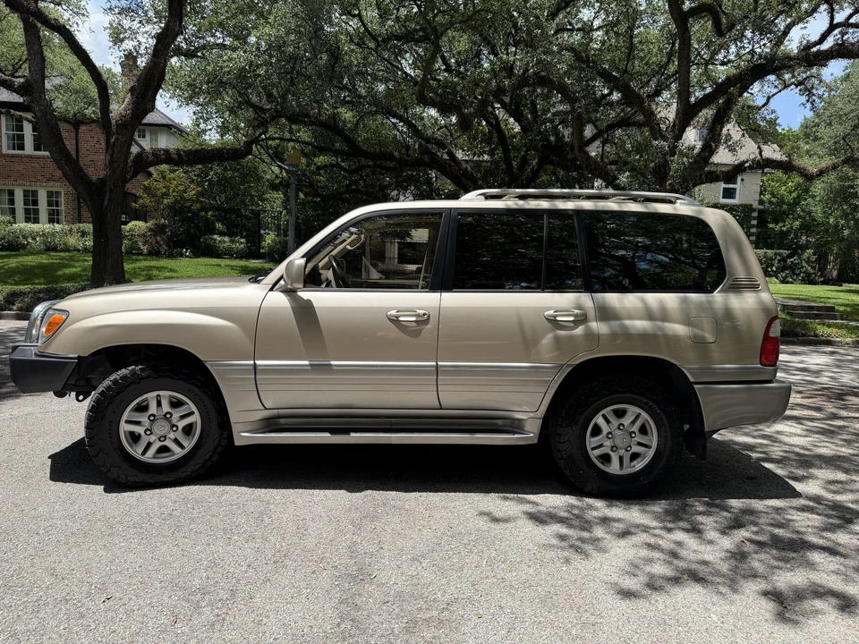 1999 Lexus LX 2nd Gen - Image 3 of 31