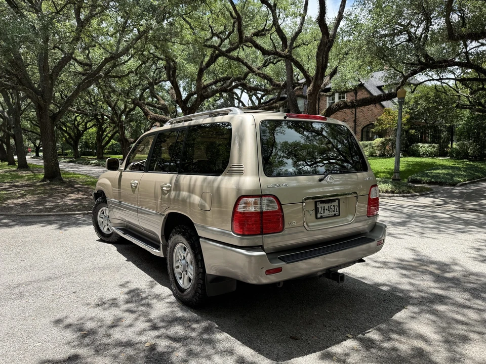 1999 Lexus LX 2nd Gen - Image 4 of 31