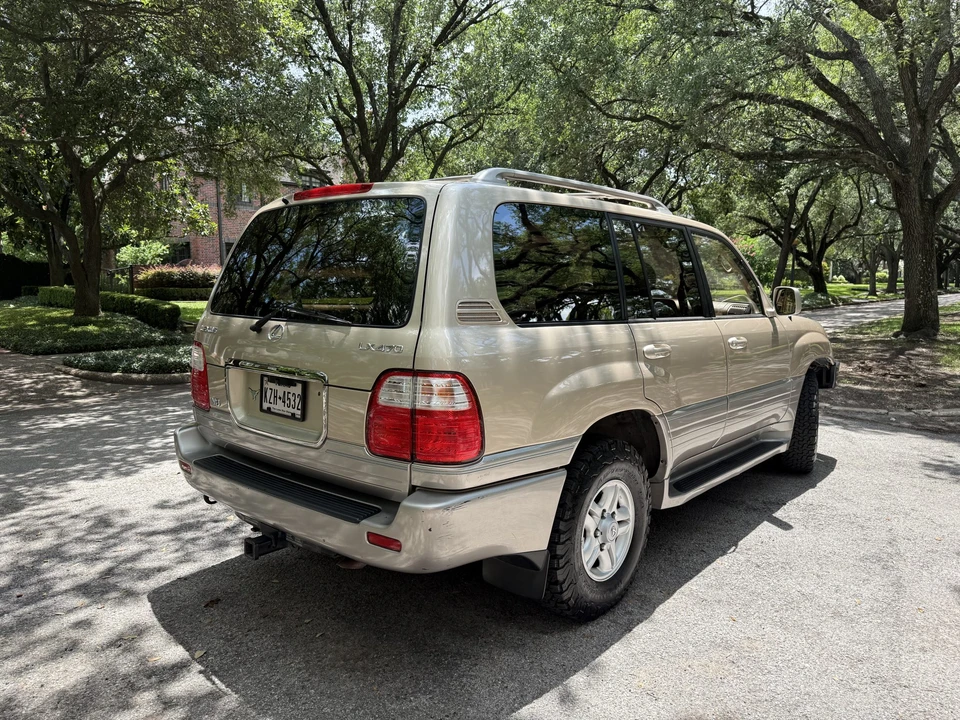1999 Lexus LX 2nd Gen - Image 6 of 31