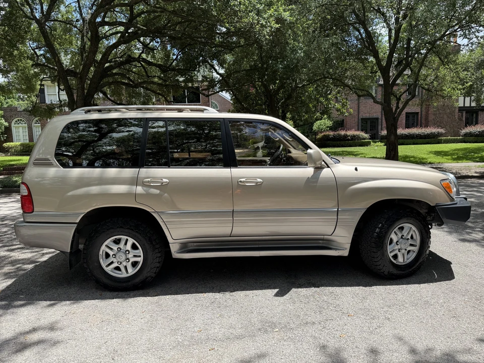1999 Lexus LX 2nd Gen - Image 7 of 31