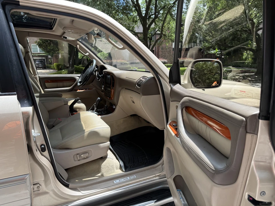 1999 Lexus LX 2nd Gen - Image 25 of 31