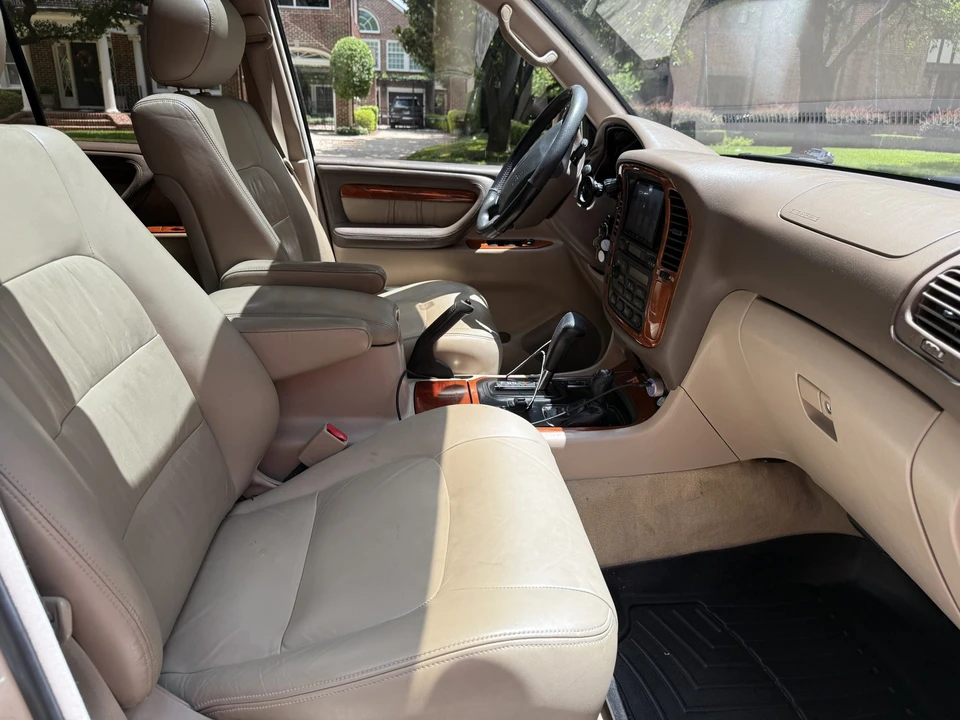 1999 Lexus LX 2nd Gen - Image 24 of 31