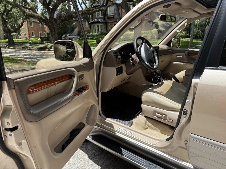 1999 Lexus LX 2nd Gen - Image 19 of 31