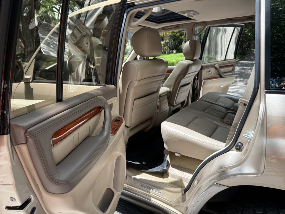 1999 Lexus LX 2nd Gen - Image 26 of 31