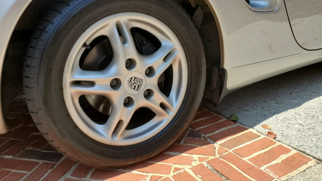 1999 Porsche 986 Boxster - Image 28 of 31