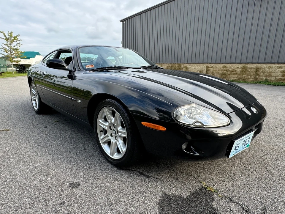2000 Jaguar X100 XK8 - Image 2 of 31