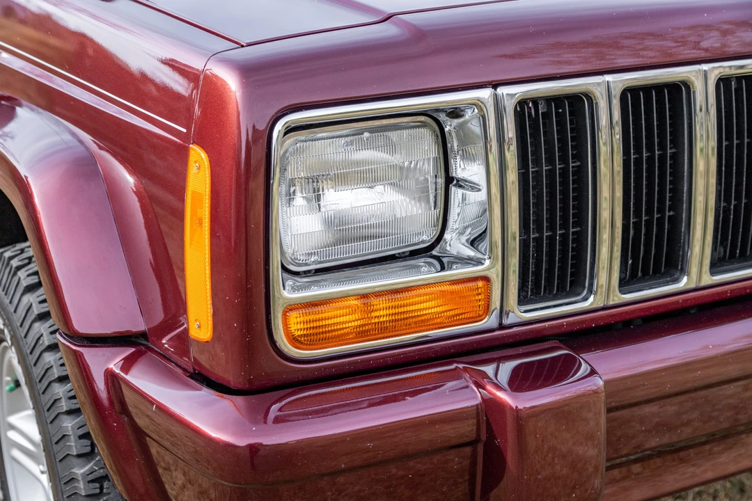 2000 Jeep XJ Cherokee - Image 14 of 31