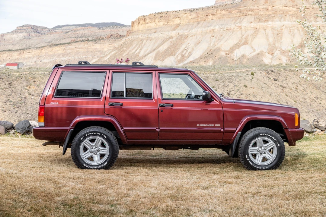 2000 Jeep XJ Cherokee - Image 8 of 31