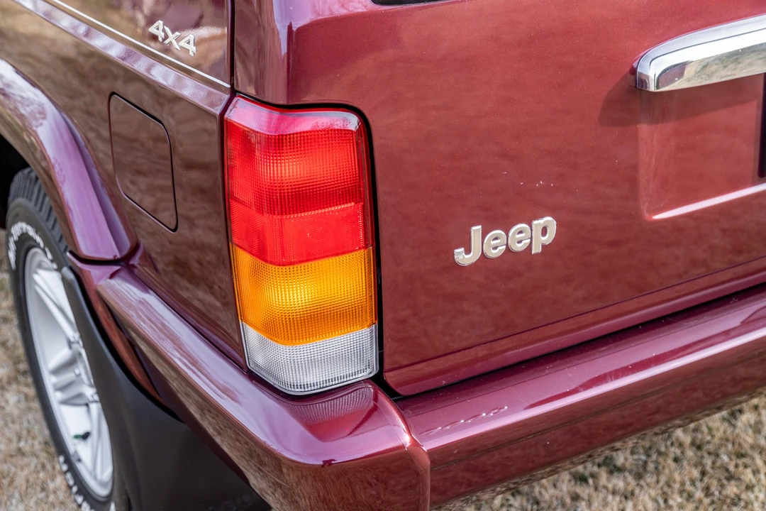 2000 Jeep XJ Cherokee - Image 22 of 31