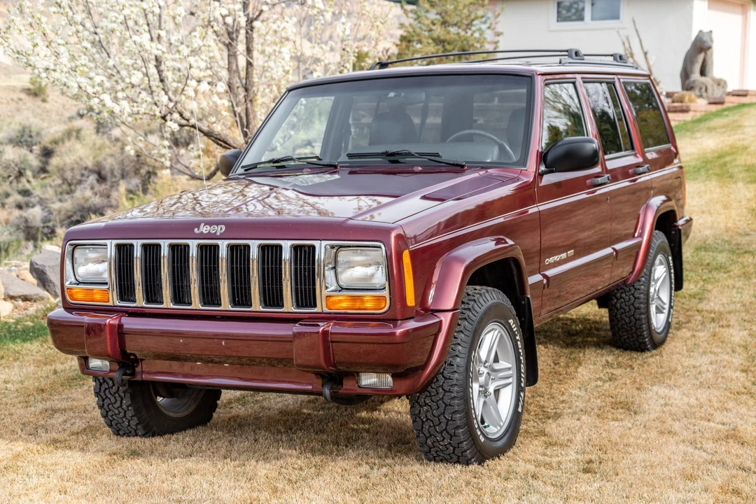 2000 Jeep XJ Cherokee - Image 2 of 31