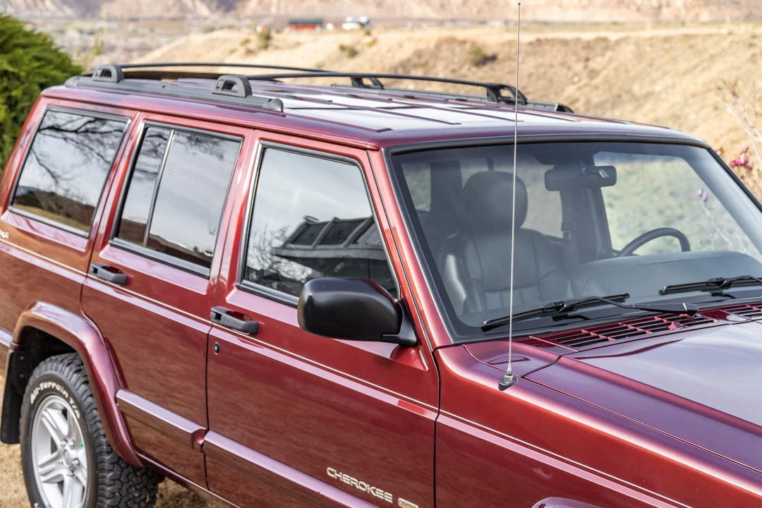 2000 Jeep XJ Cherokee - Image 17 of 31