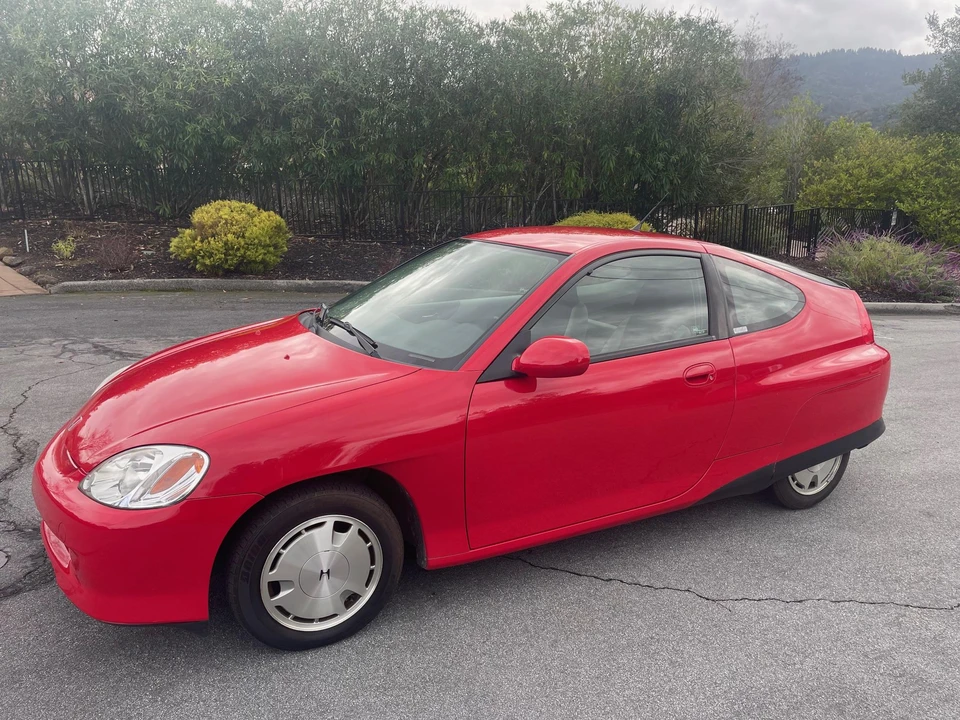 2001 Honda Insight 1st Gen - Image 3 of 31