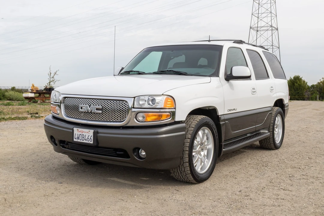 2002 GMC Yukon 2nd Gen - Image 2 of 31