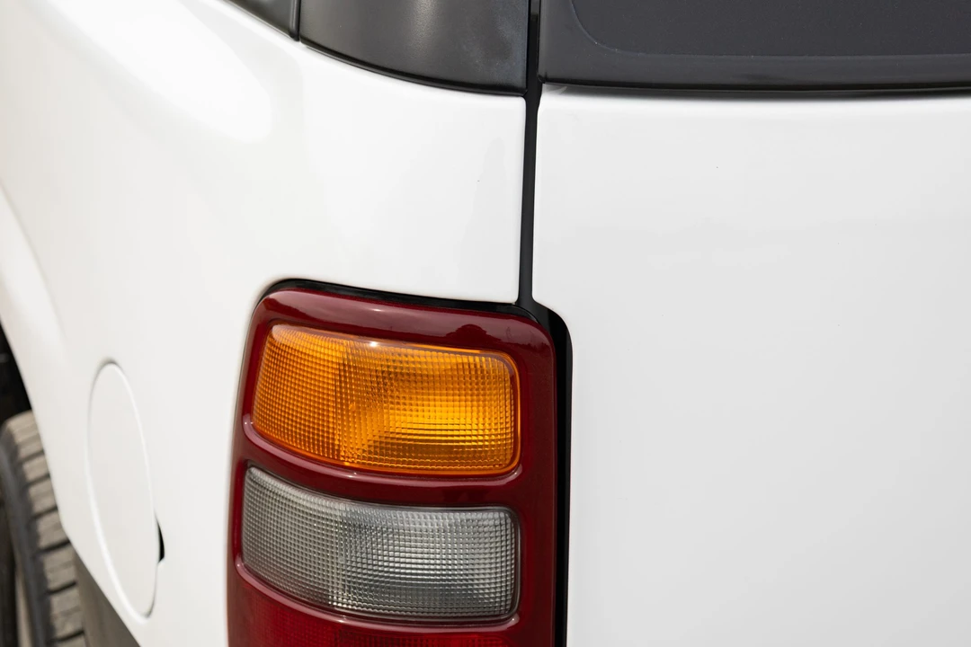 2002 GMC Yukon 2nd Gen - Image 16 of 31