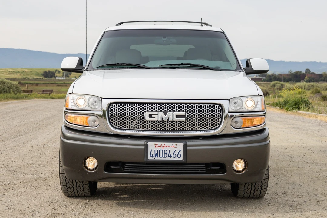 2002 GMC Yukon 2nd Gen - Image 10 of 31